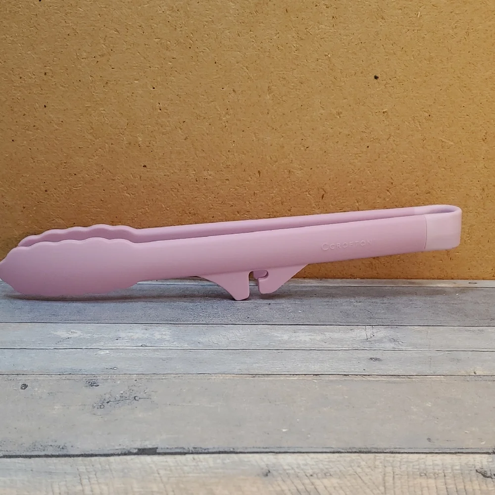 Crofton Silicone Kitchen Tongs in Dusty Pink